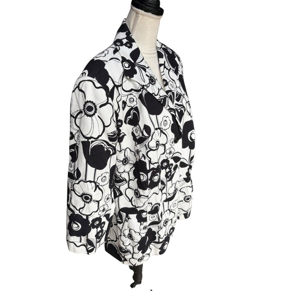 NWT Lafayette 148 Linen Blend Black White Floral 3/4 Sleeve Buttoned Blazer - 22 - Picture 3 of 8